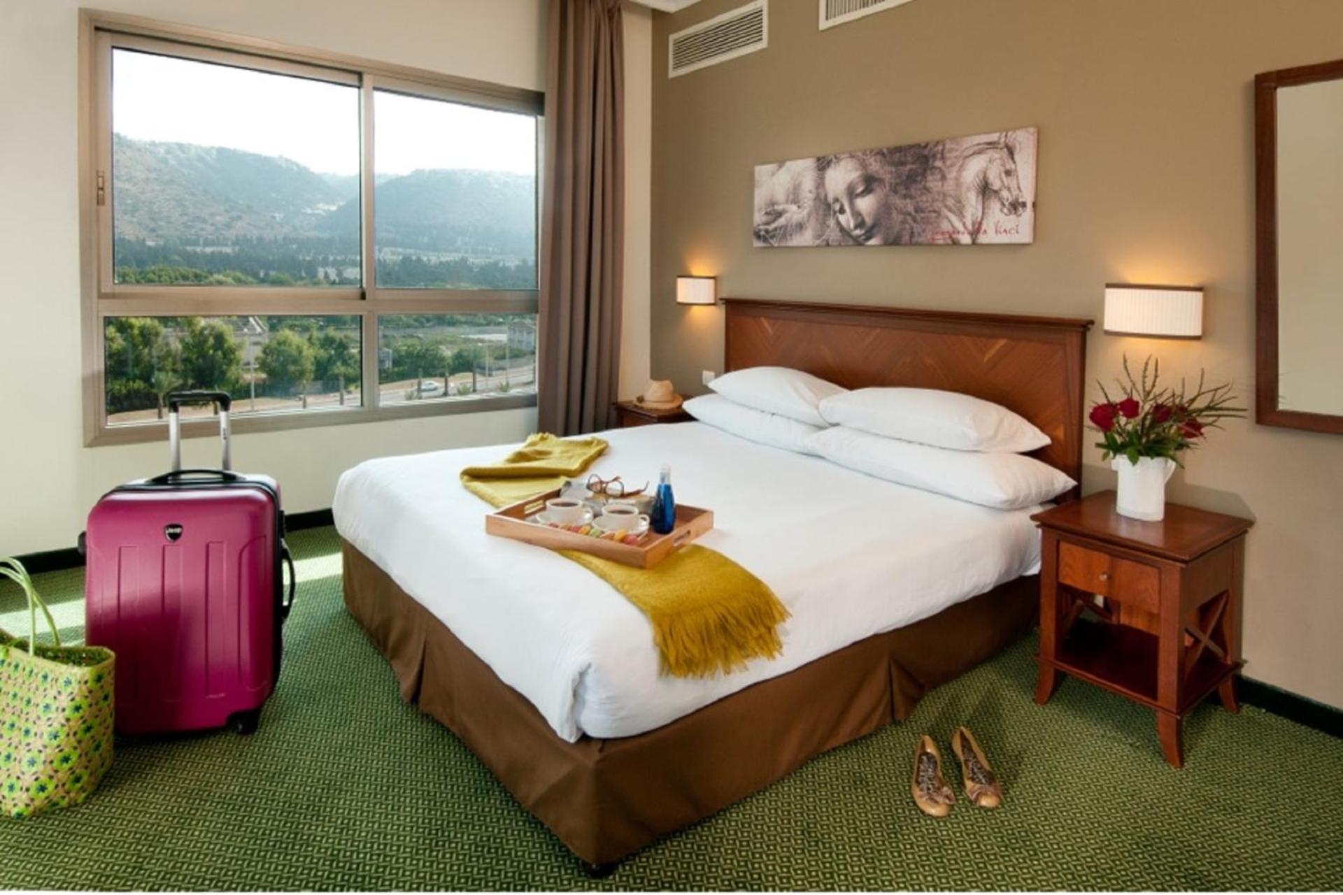 Hotel Leonardo Plaza 4*